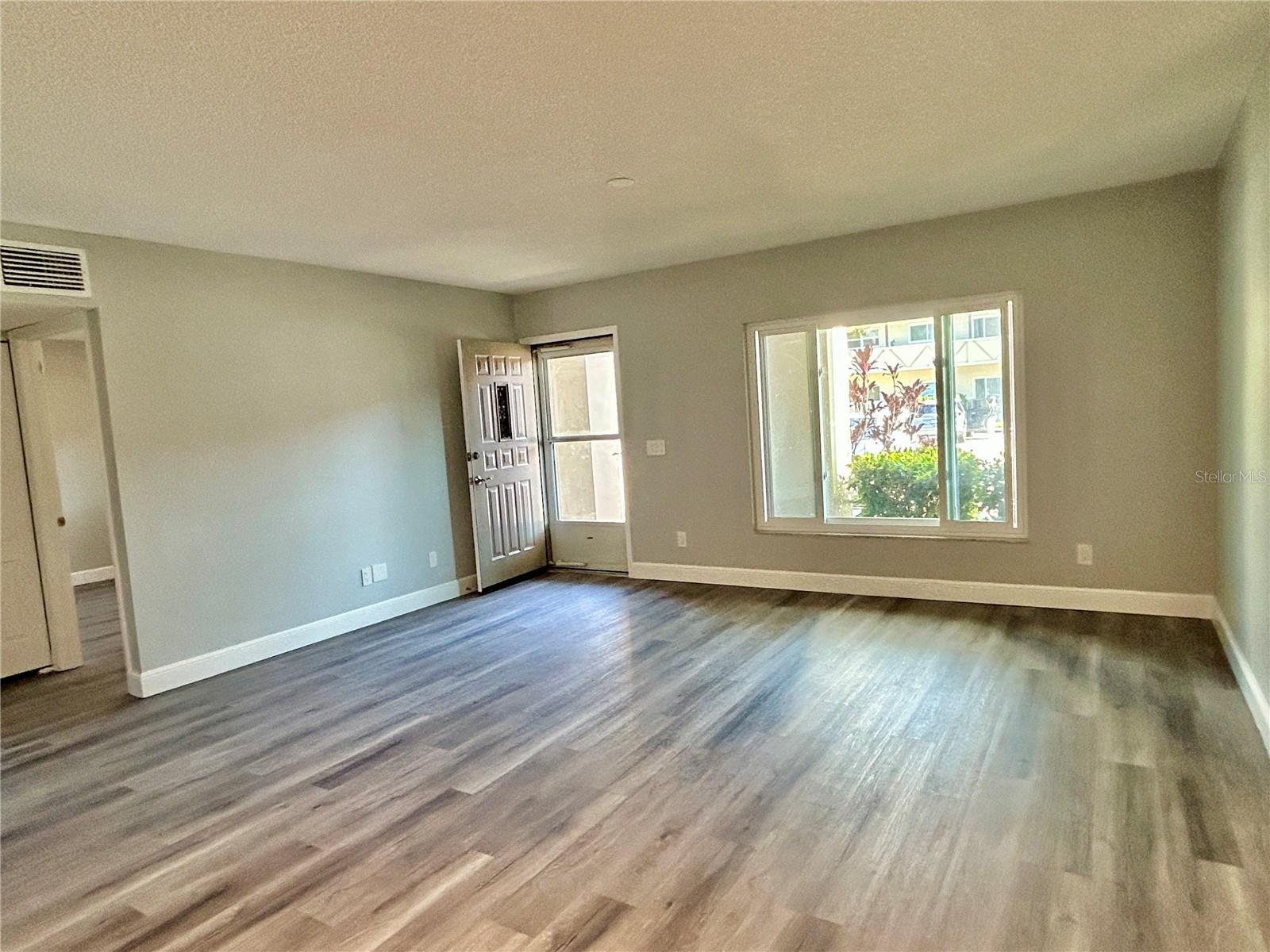 Image 8 of 57 For 2294 Belgian Lane 14