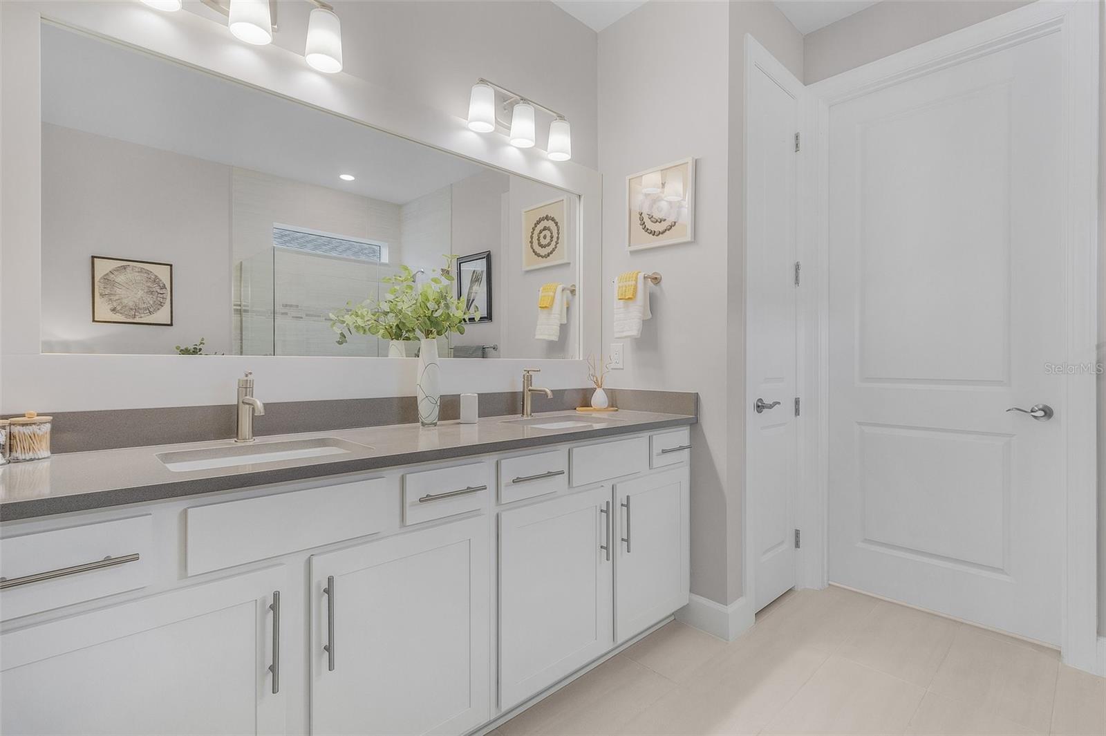 Image 14 of 36 For 42211 Edgewater Drive