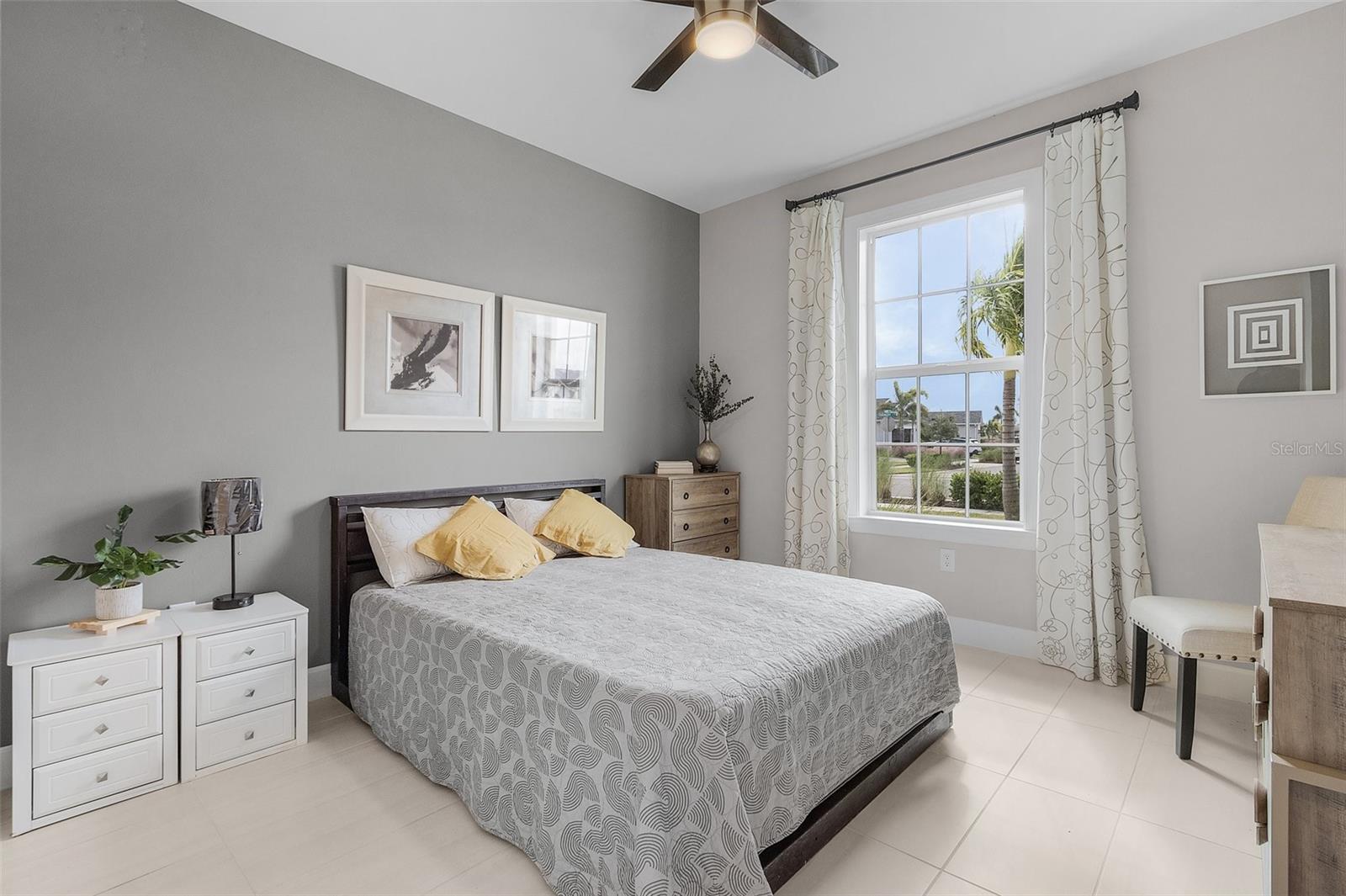 Image 17 of 36 For 42211 Edgewater Drive