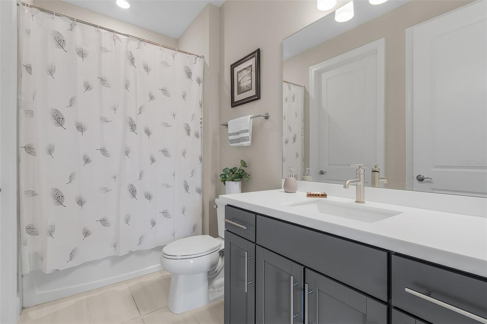 Image 18 of 36 For 42211 Edgewater Drive