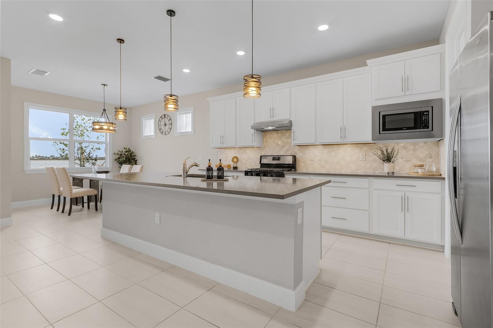 Image 9 of 36 For 42211 Edgewater Drive