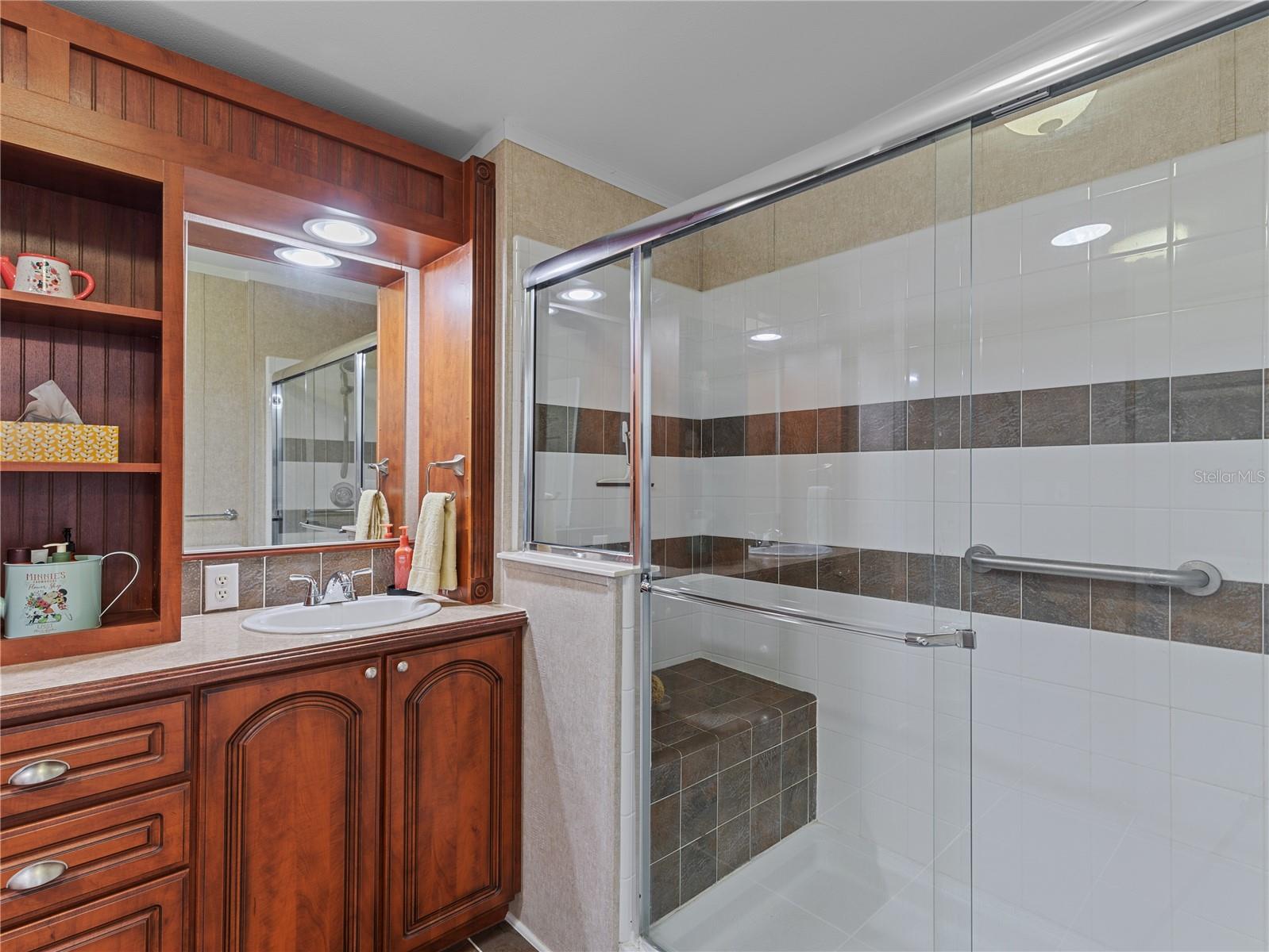 Image 10 of 54 For 10054 Collingwood Avenue