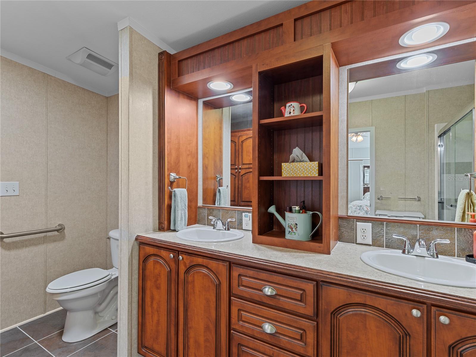 Image 29 of 54 For 10054 Collingwood Avenue