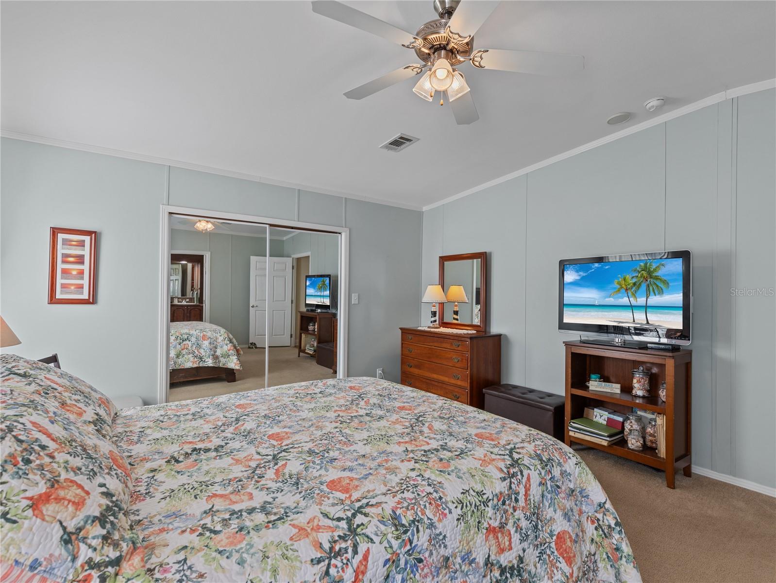 Image 36 of 54 For 10054 Collingwood Avenue