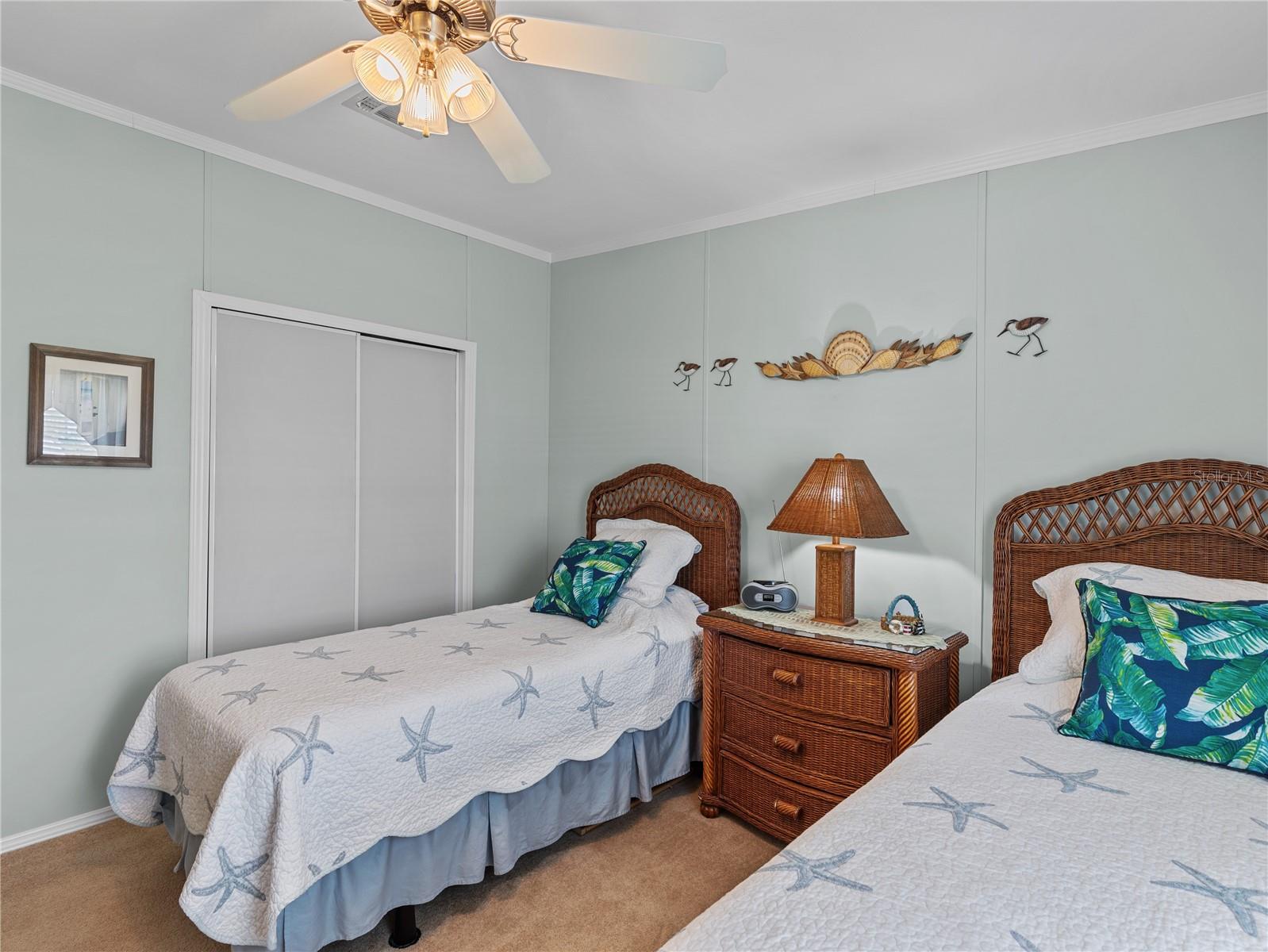 Image 37 of 54 For 10054 Collingwood Avenue