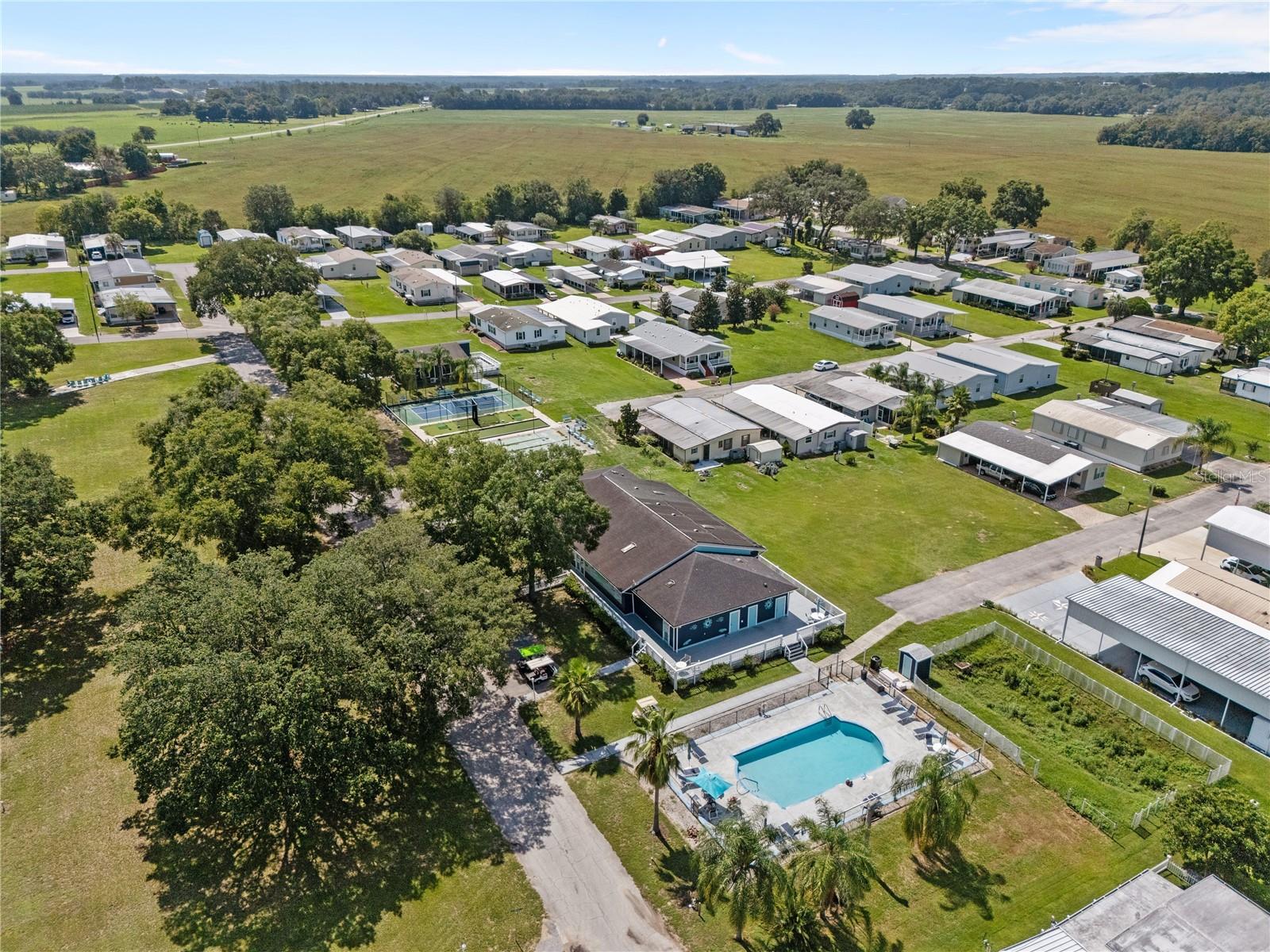 Image 51 of 54 For 10054 Collingwood Avenue