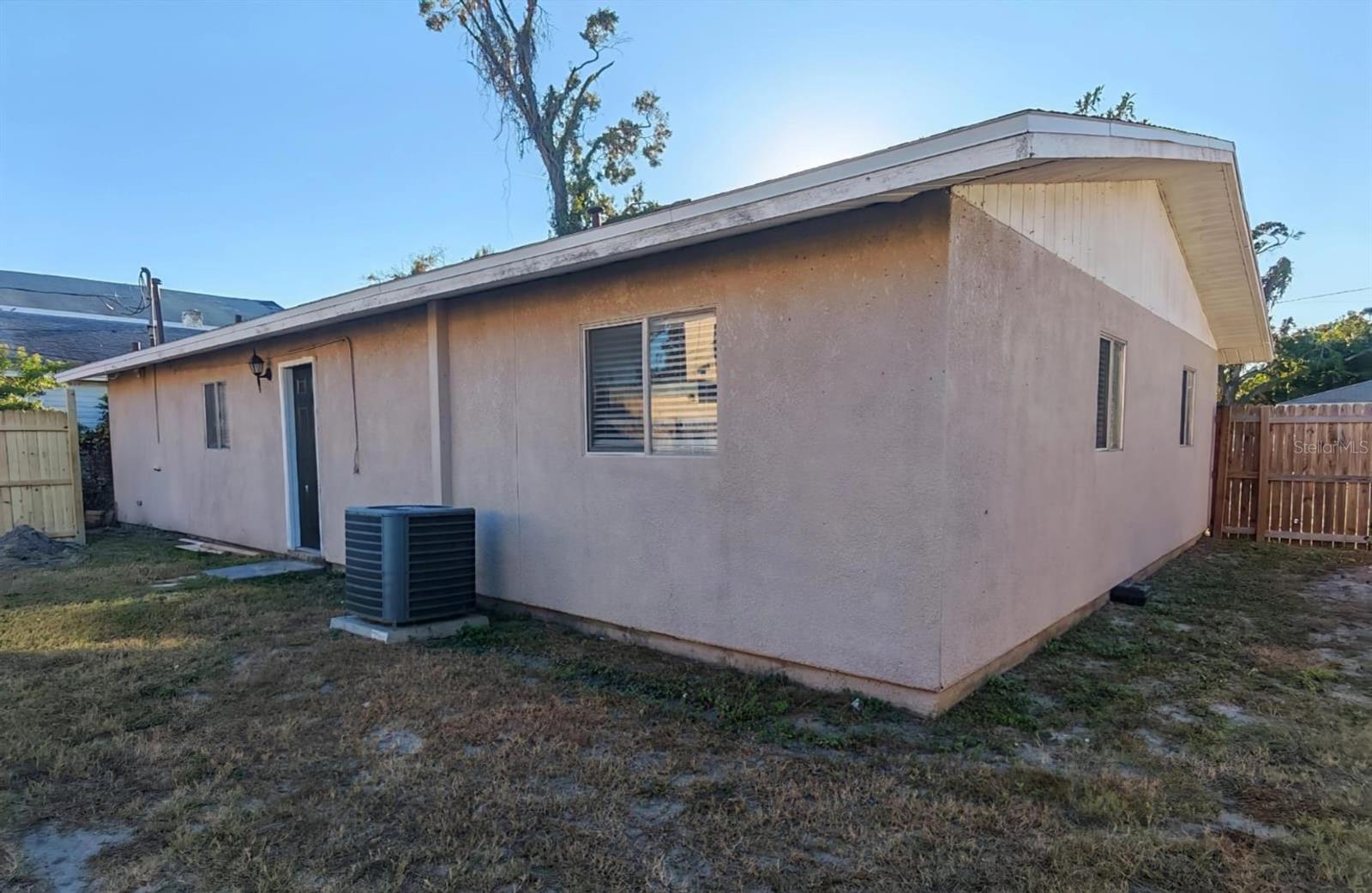 Image 11 of 12 For 1120 Union Street S