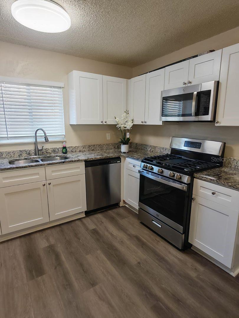 Image 5 of 12 For 1120 Union Street S