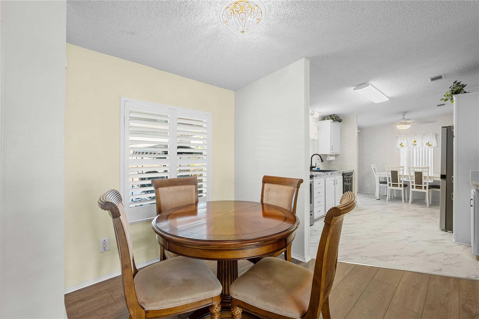 Image 12 of 43 For 37510 New Horizons Boulevard