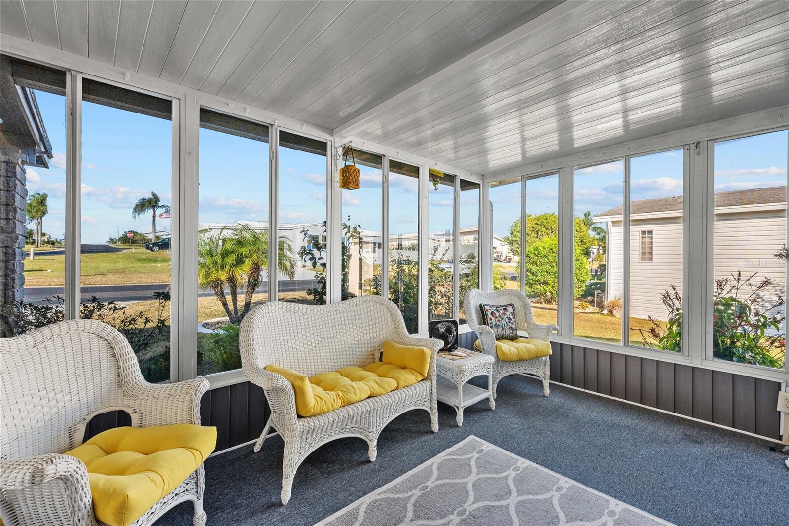 Image 17 of 43 For 37510 New Horizons Boulevard