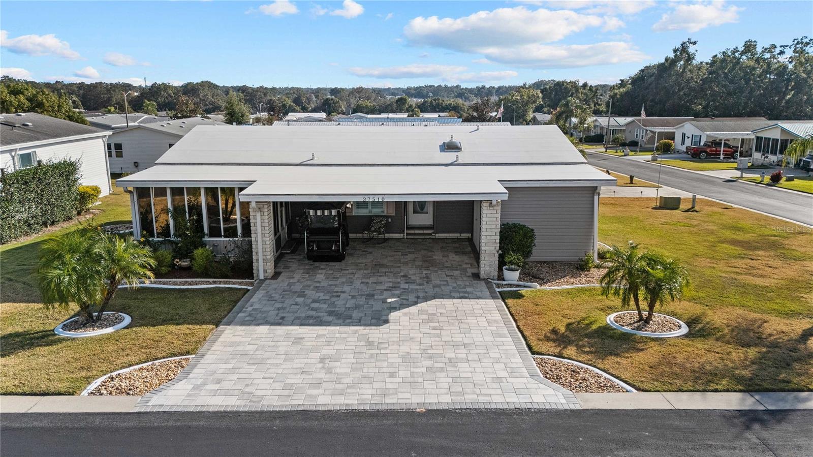 Image 2 of 43 For 37510 New Horizons Boulevard