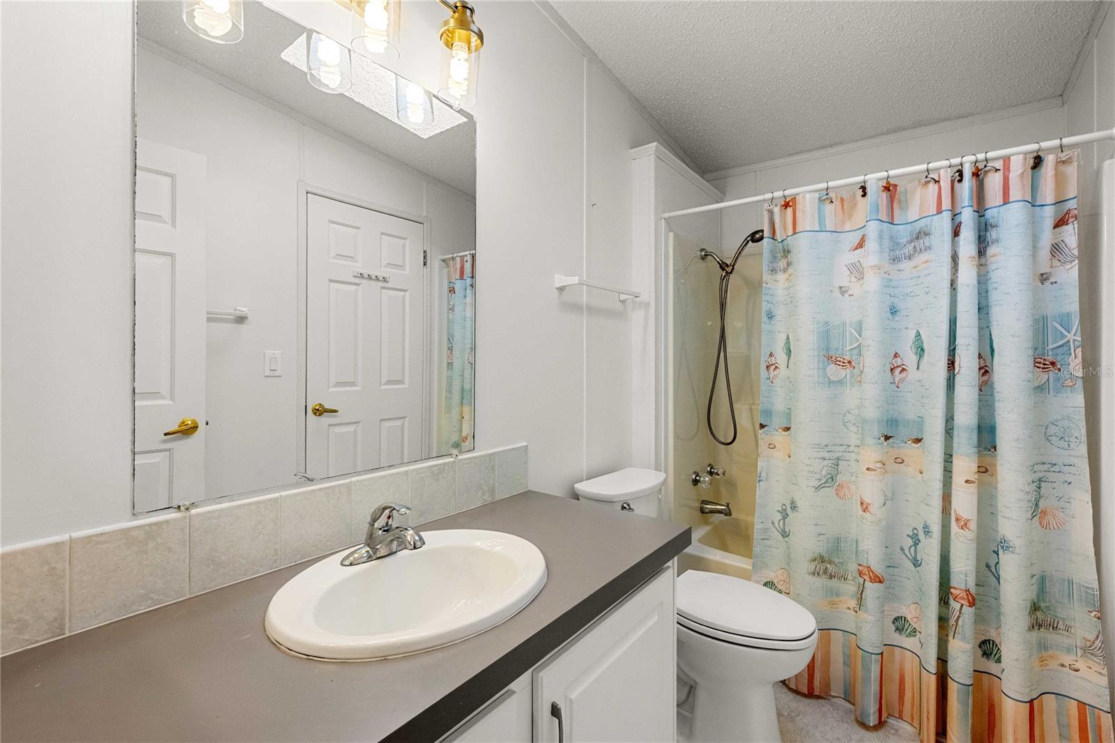 Image 24 of 43 For 37510 New Horizons Boulevard