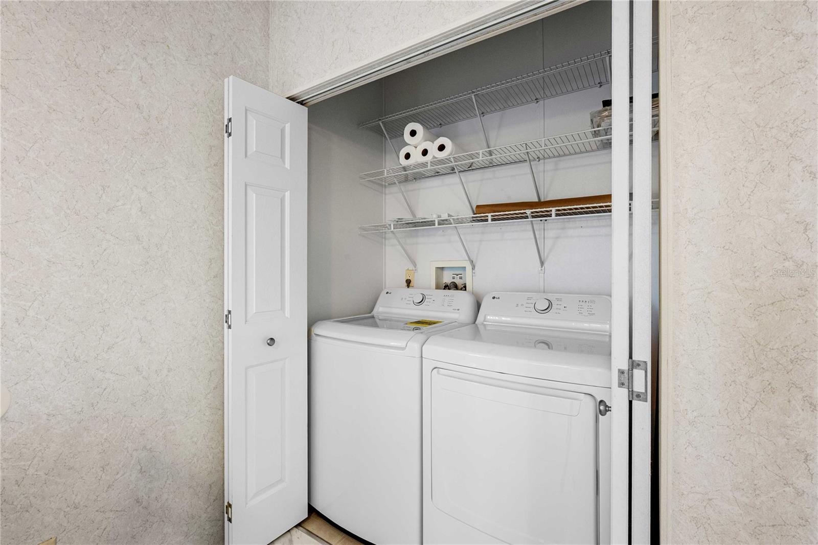 Image 26 of 43 For 37510 New Horizons Boulevard