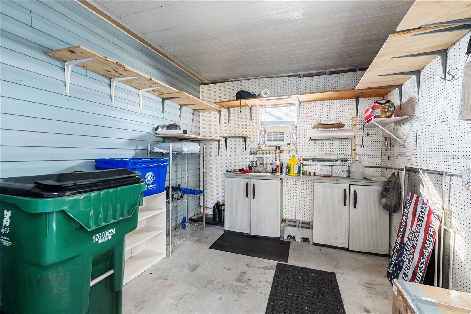 Image 27 of 43 For 37510 New Horizons Boulevard