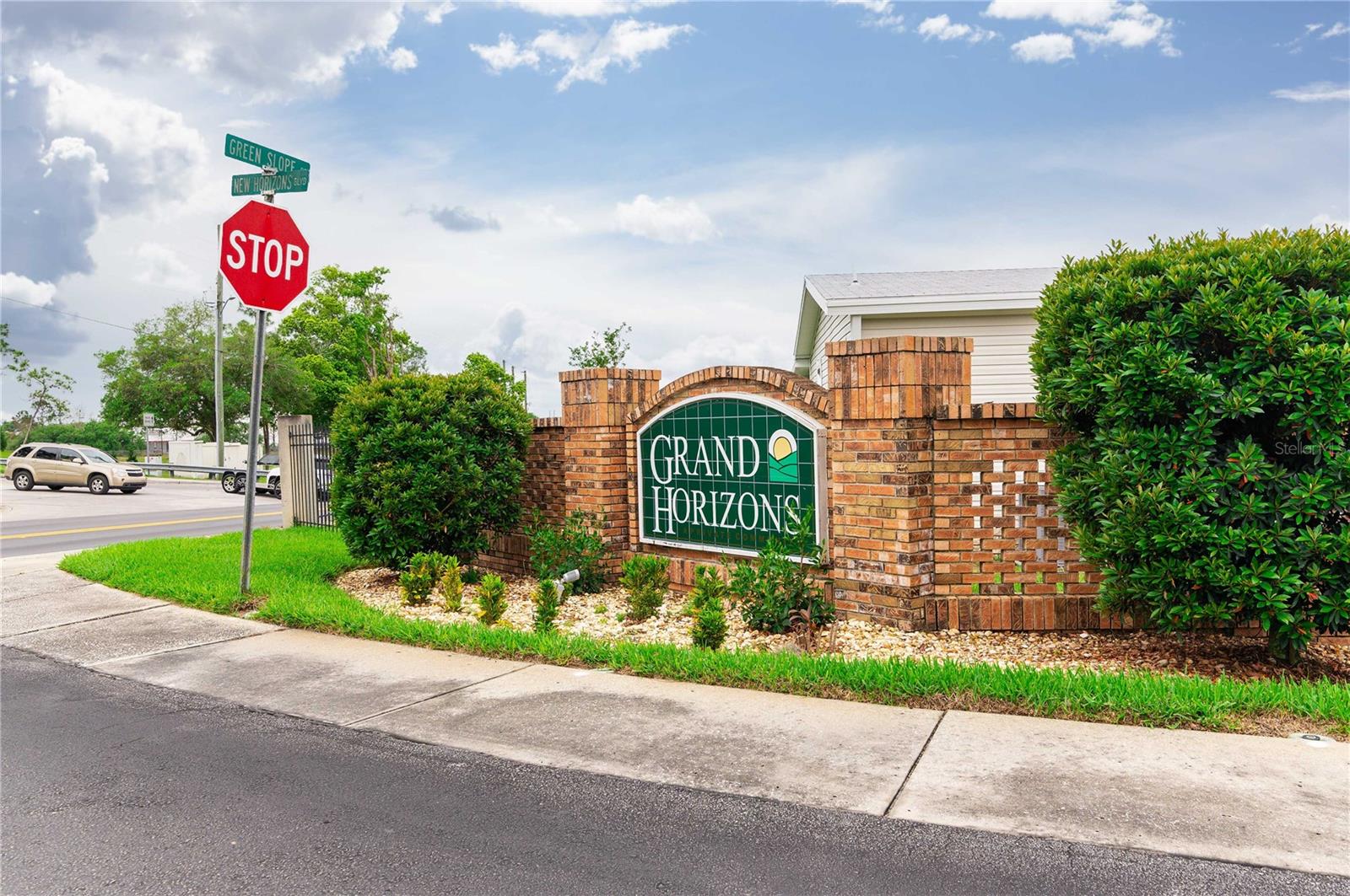 Image 28 of 43 For 37510 New Horizons Boulevard