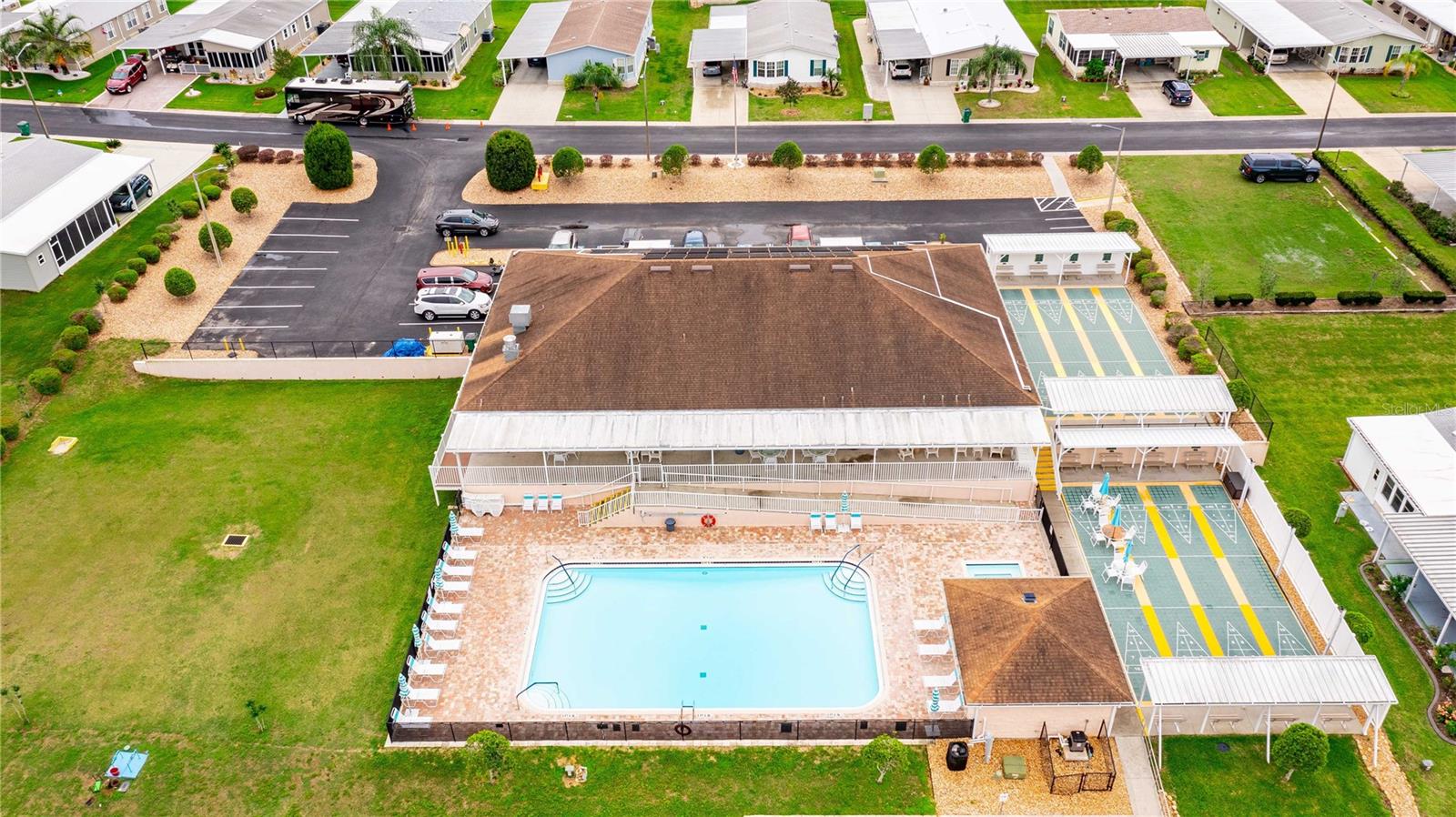 Image 29 of 43 For 37510 New Horizons Boulevard