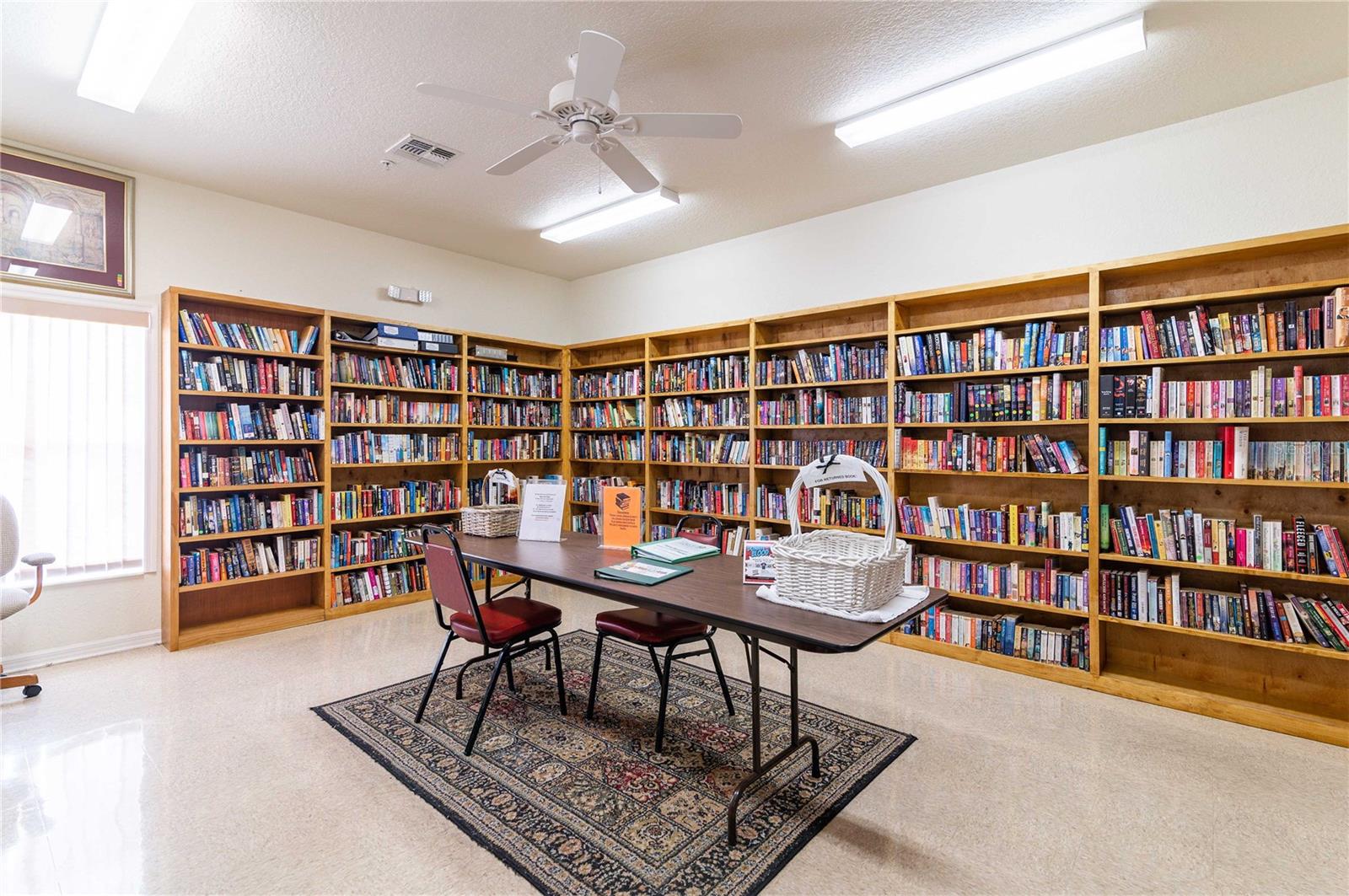 Image 33 of 43 For 37510 New Horizons Boulevard