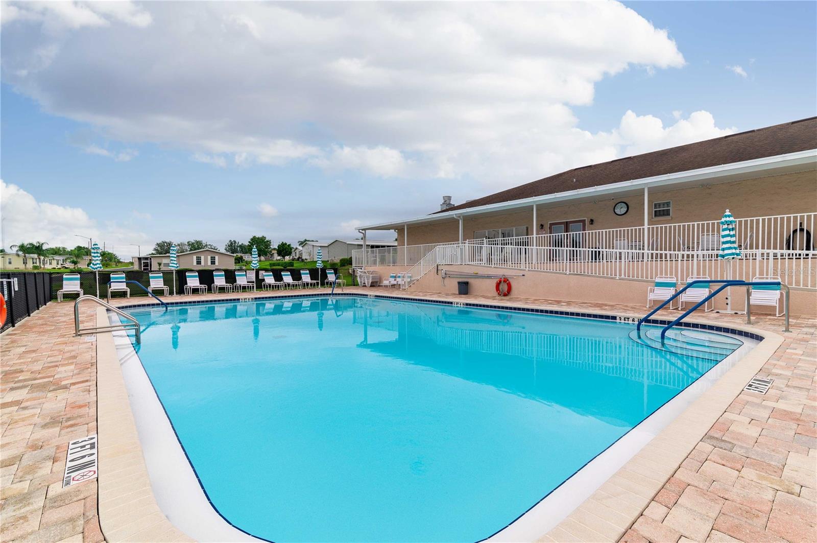 Image 39 of 43 For 37510 New Horizons Boulevard