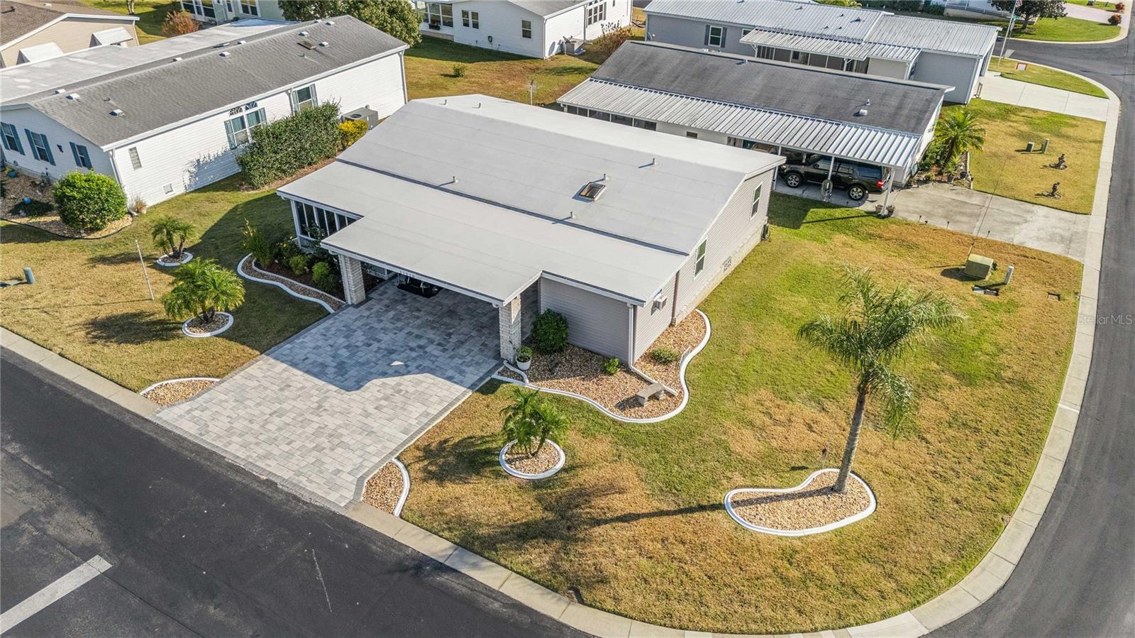 Image 4 of 43 For 37510 New Horizons Boulevard