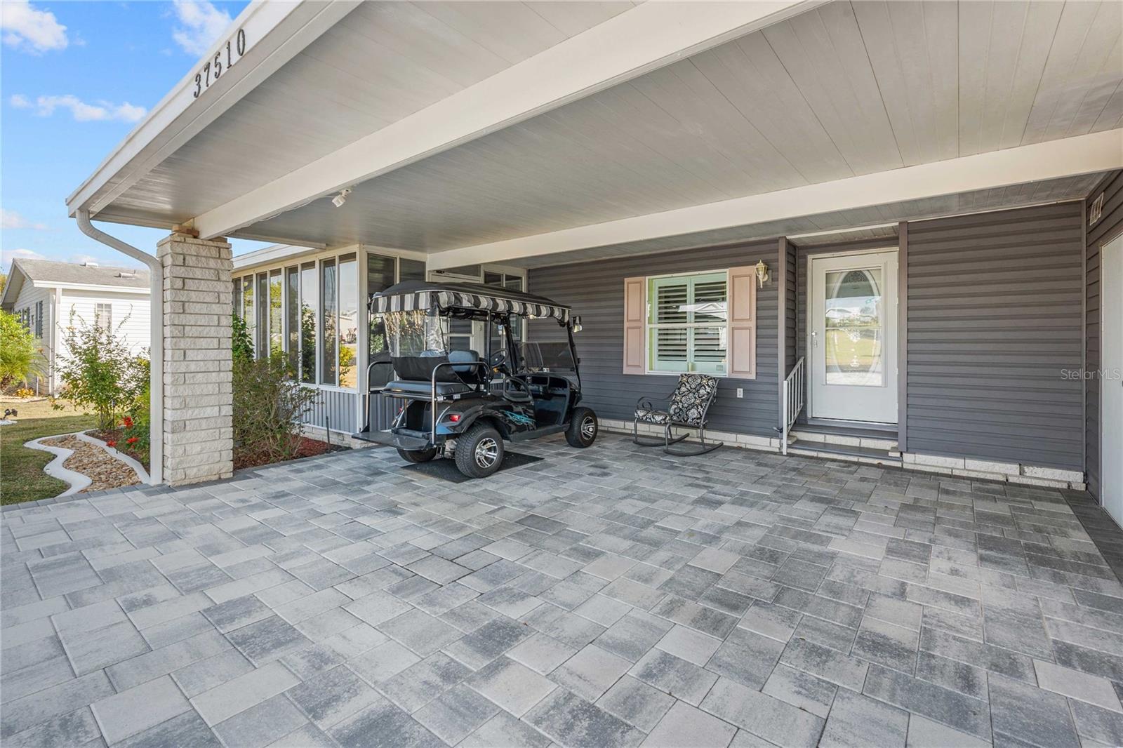 Image 6 of 43 For 37510 New Horizons Boulevard