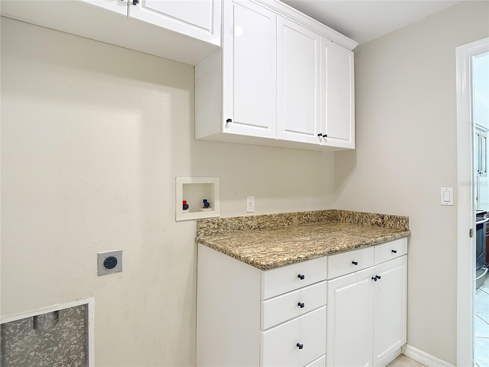 Image 16 of 23 For 8543 Basuto Drive