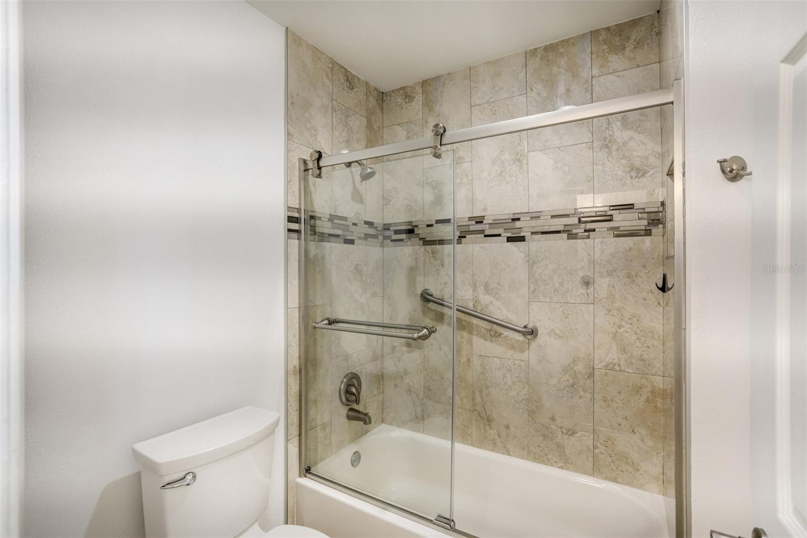 Image 13 of 30 For 100 Bluff View Drive 115c