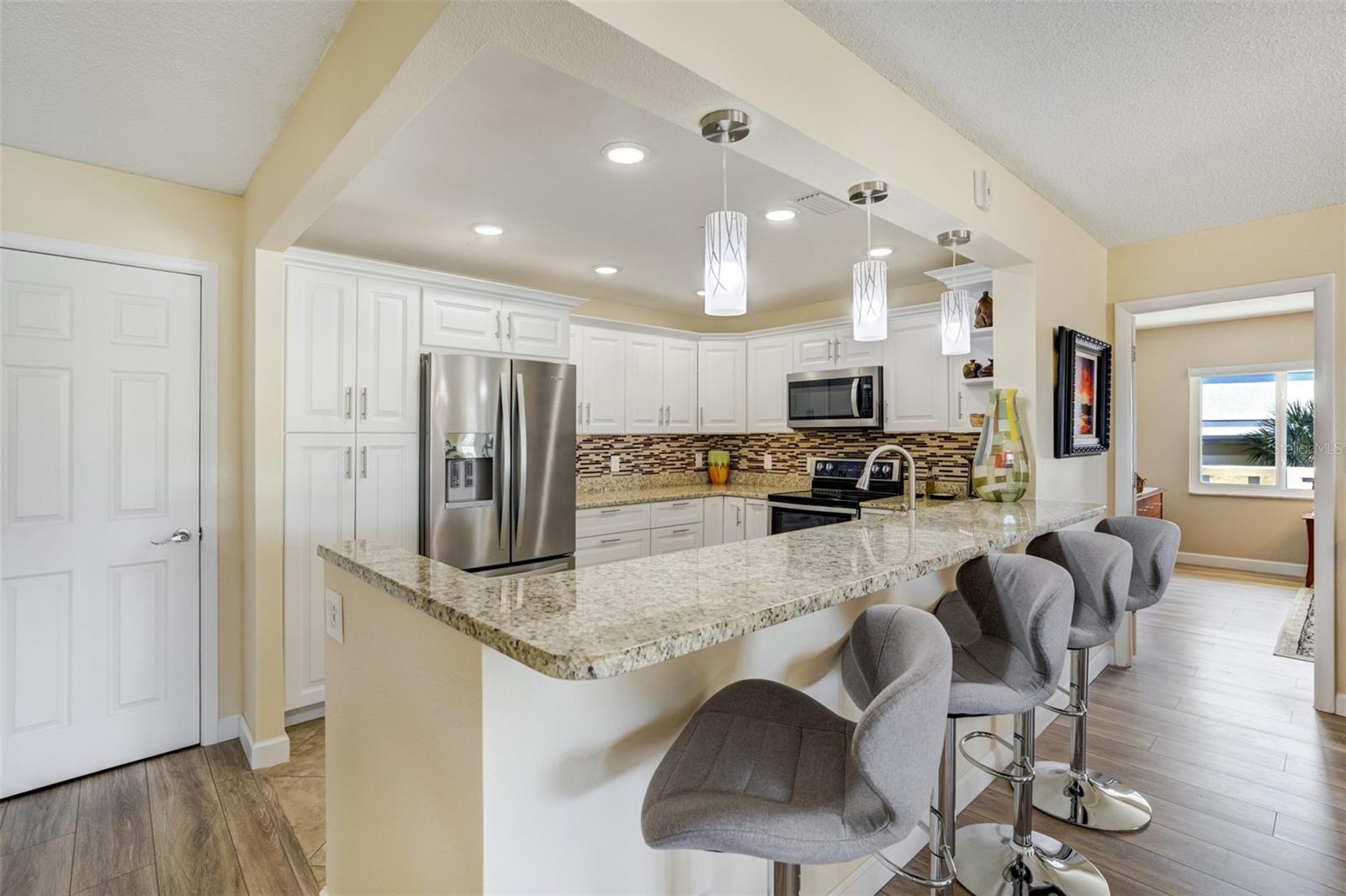 Image 5 of 30 For 100 Bluff View Drive 115c