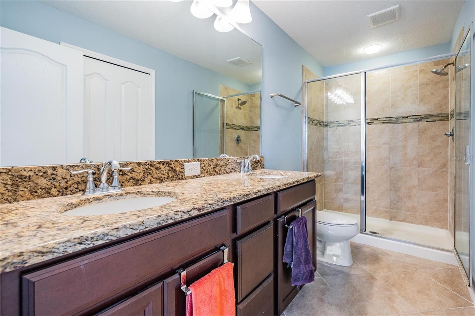 Listing photo id 24 for 2106 Lennox Dale Lane