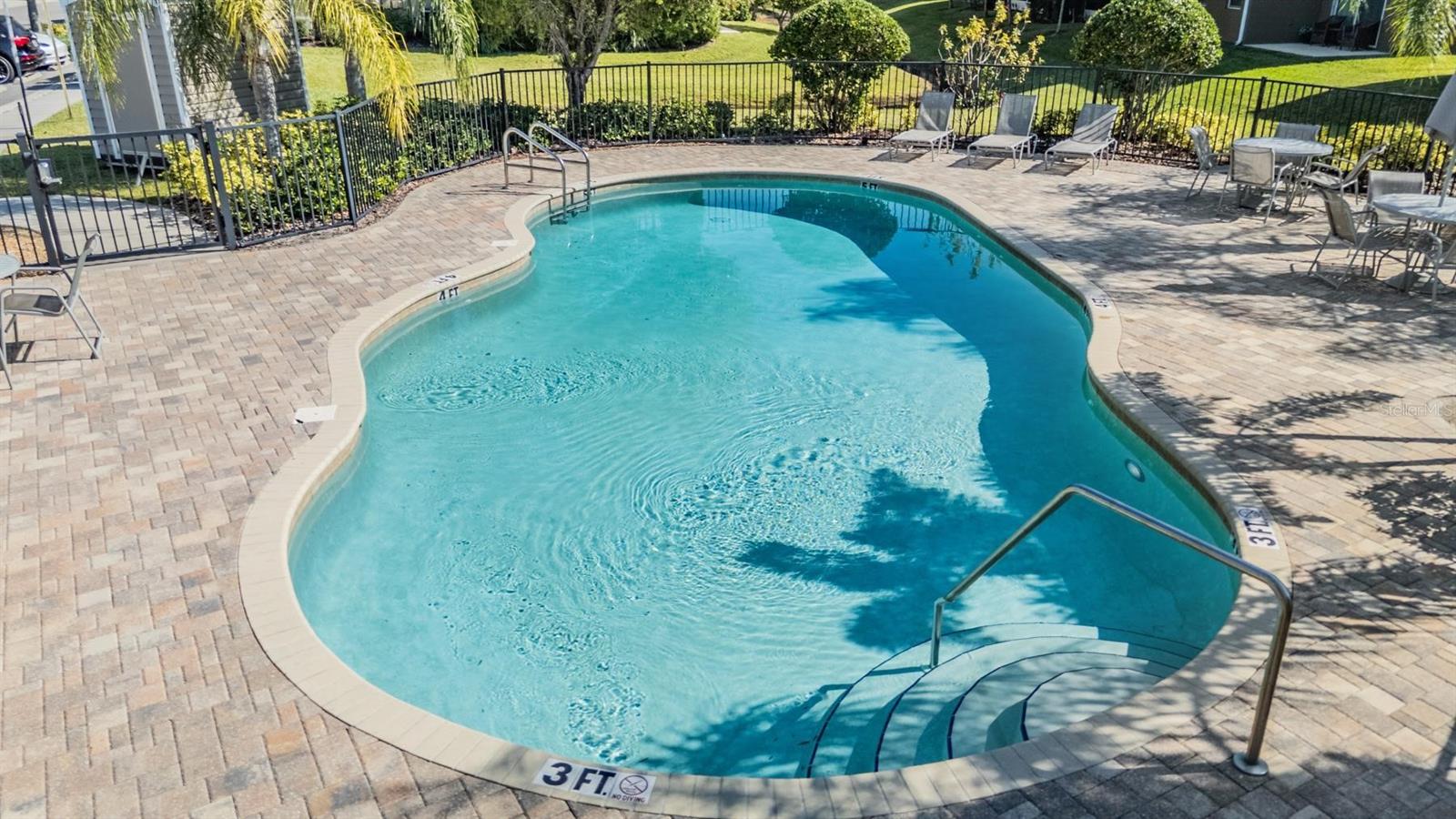 Listing photo id 34 for 2106 Lennox Dale Lane