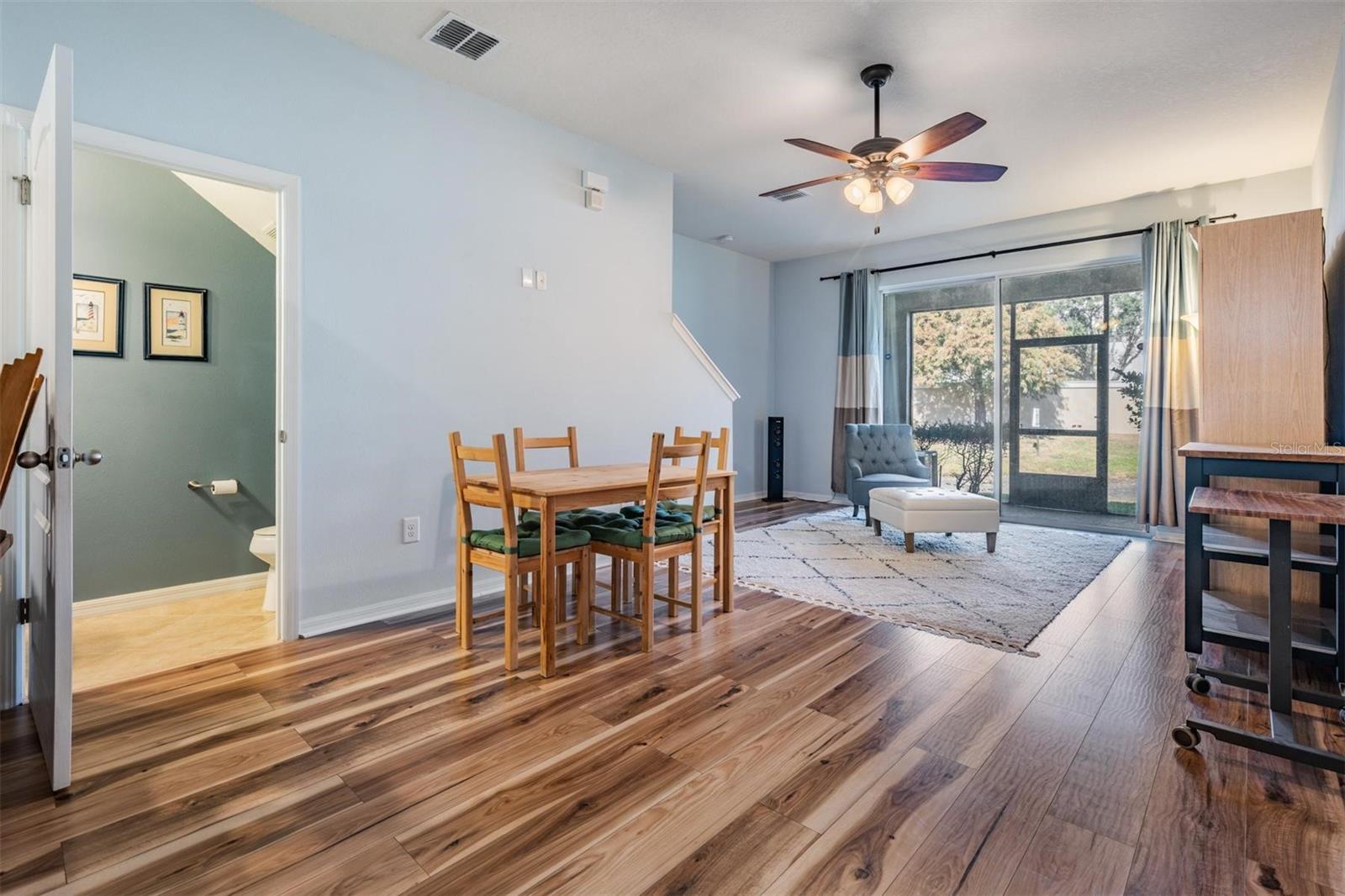 Listing photo id 2 for 2106 Lennox Dale Lane