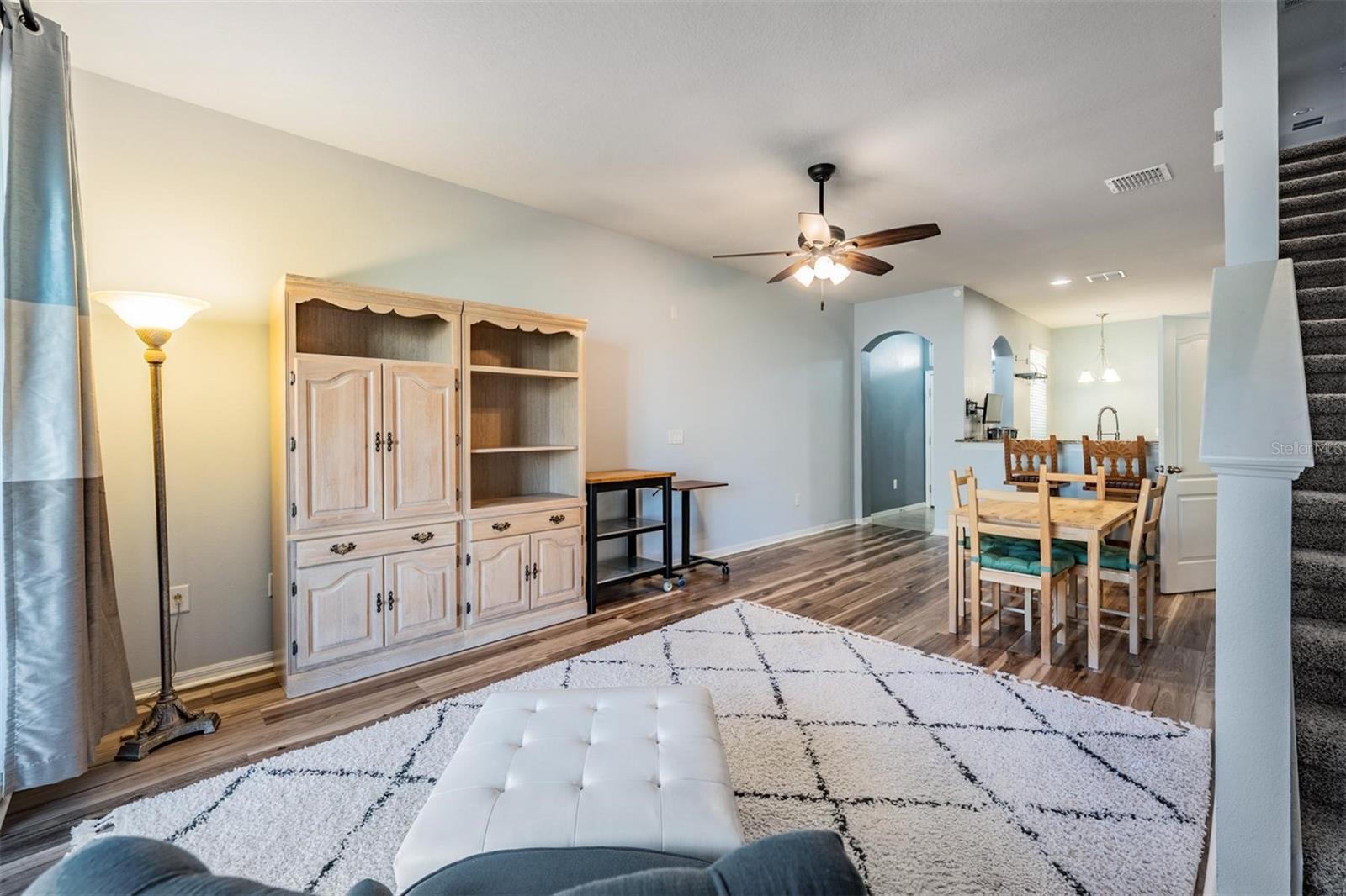 Listing photo id 4 for 2106 Lennox Dale Lane