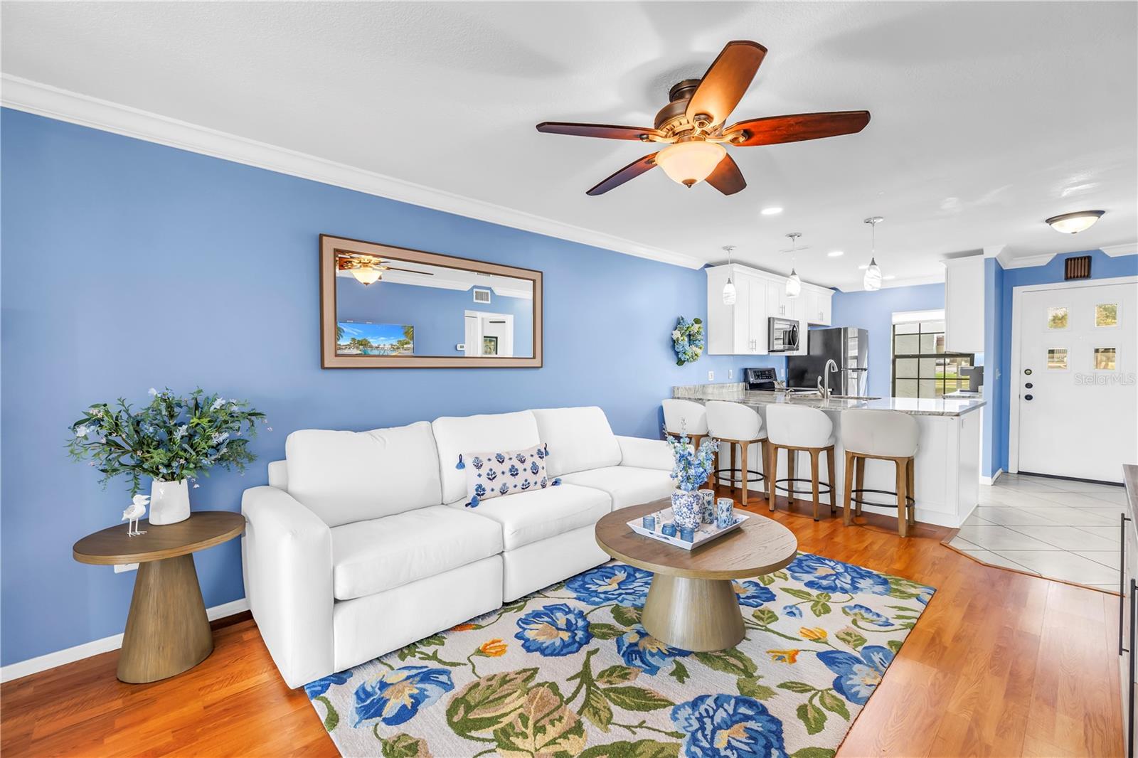 Image 14 of 52 For 9224 Mission Oaks Boulevard