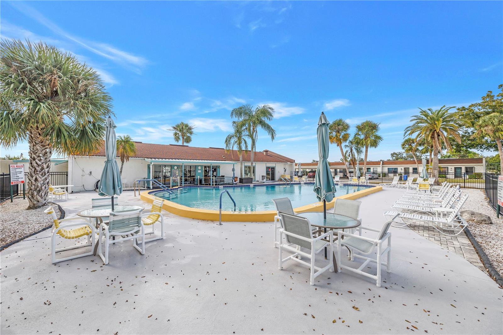 Image 36 of 52 For 9224 Mission Oaks Boulevard