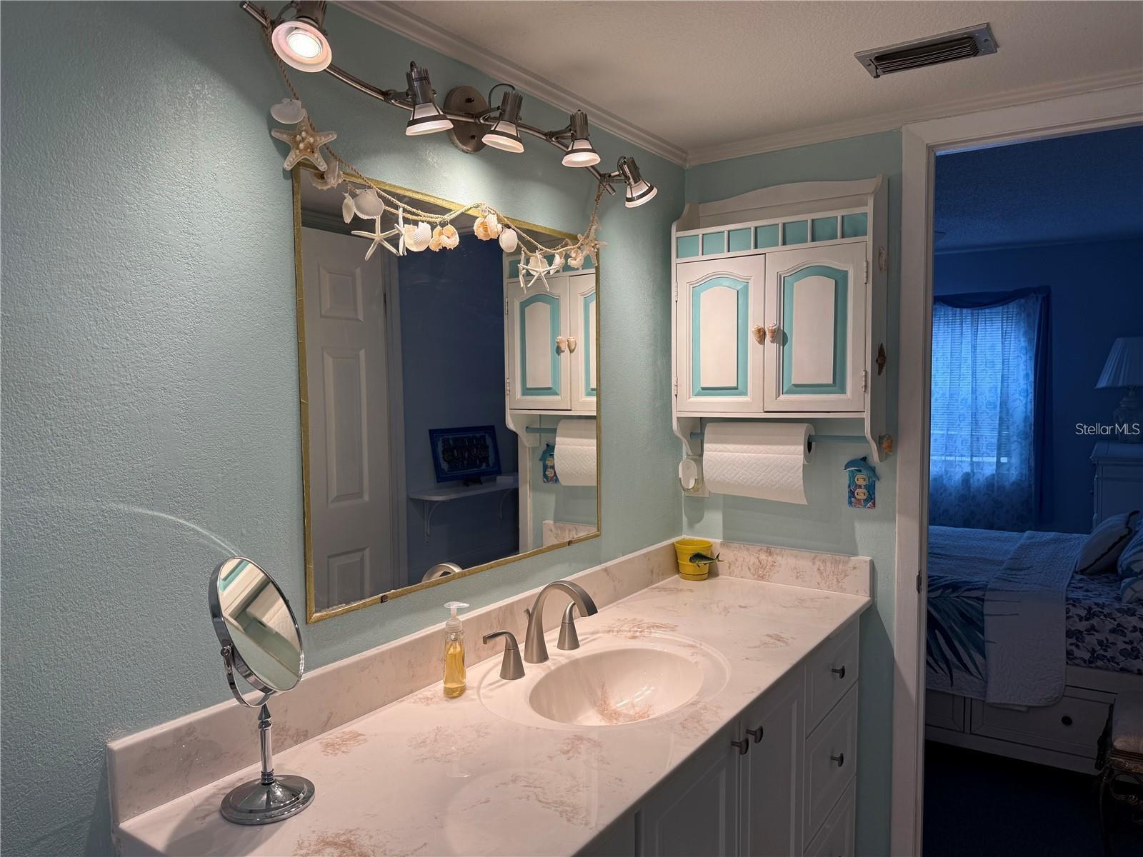 Image 27 of 40 For 1100 Bay Drive 95