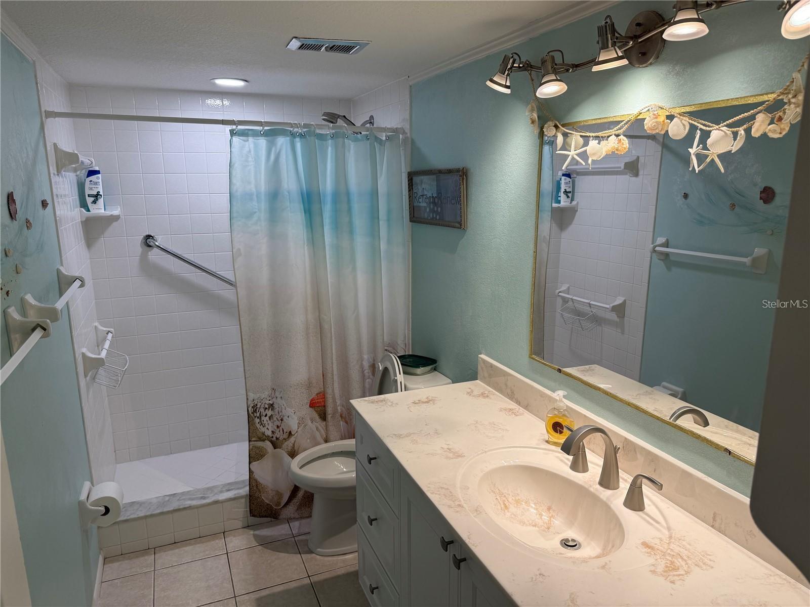 Image 28 of 40 For 1100 Bay Drive 95