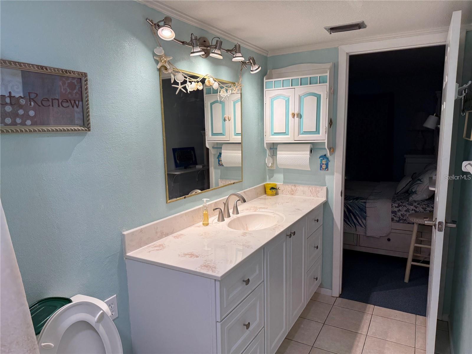 Image 29 of 40 For 1100 Bay Drive 95