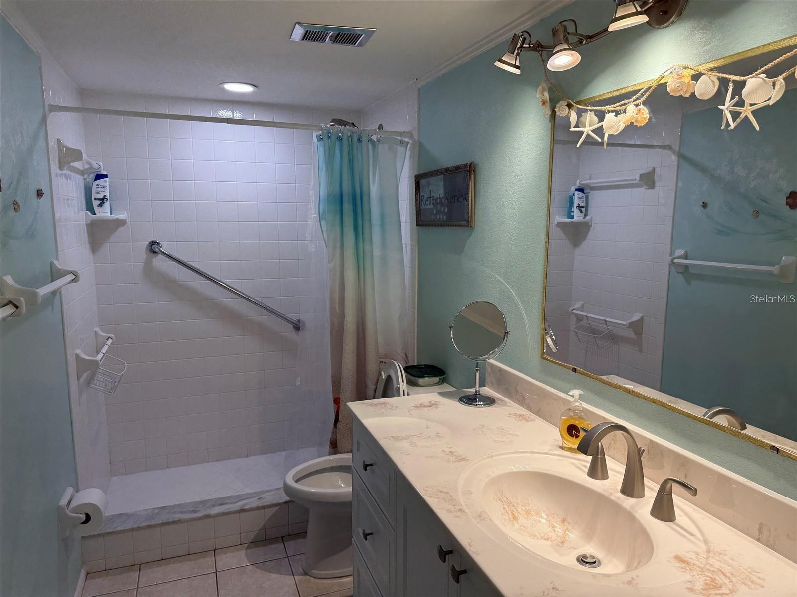 Image 31 of 40 For 1100 Bay Drive 95