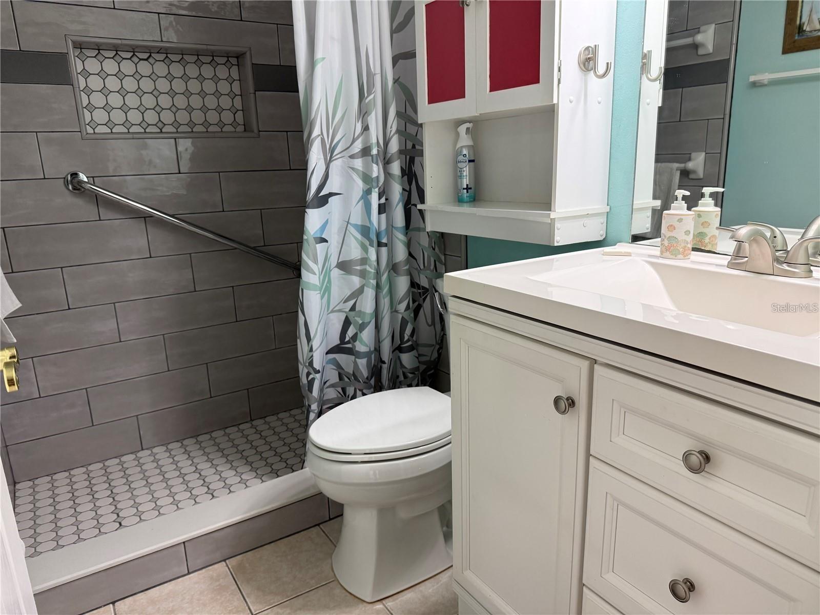 Image 39 of 40 For 1100 Bay Drive 95