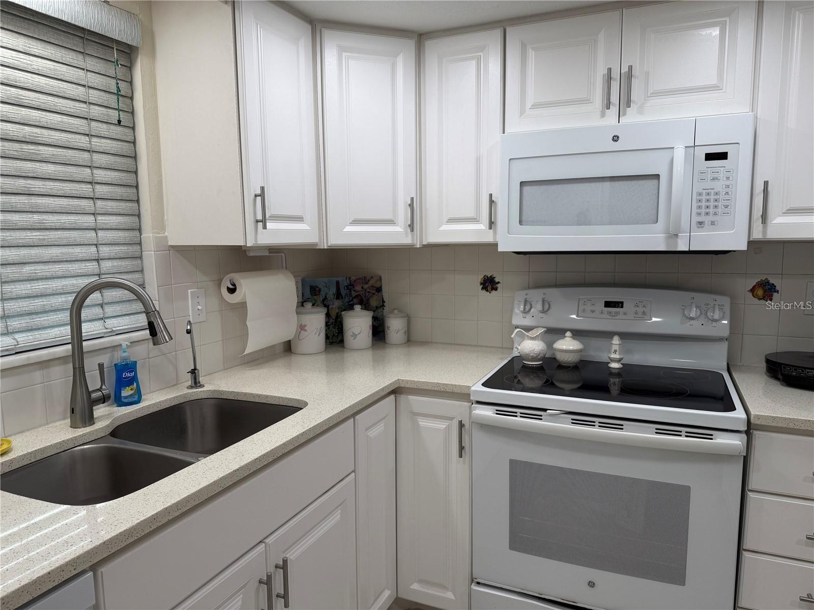 Image 6 of 40 For 1100 Bay Drive 95