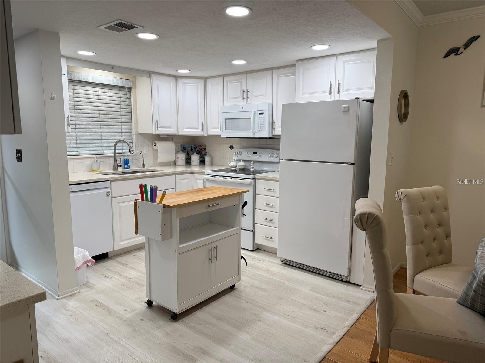 Image 9 of 40 For 1100 Bay Drive 95