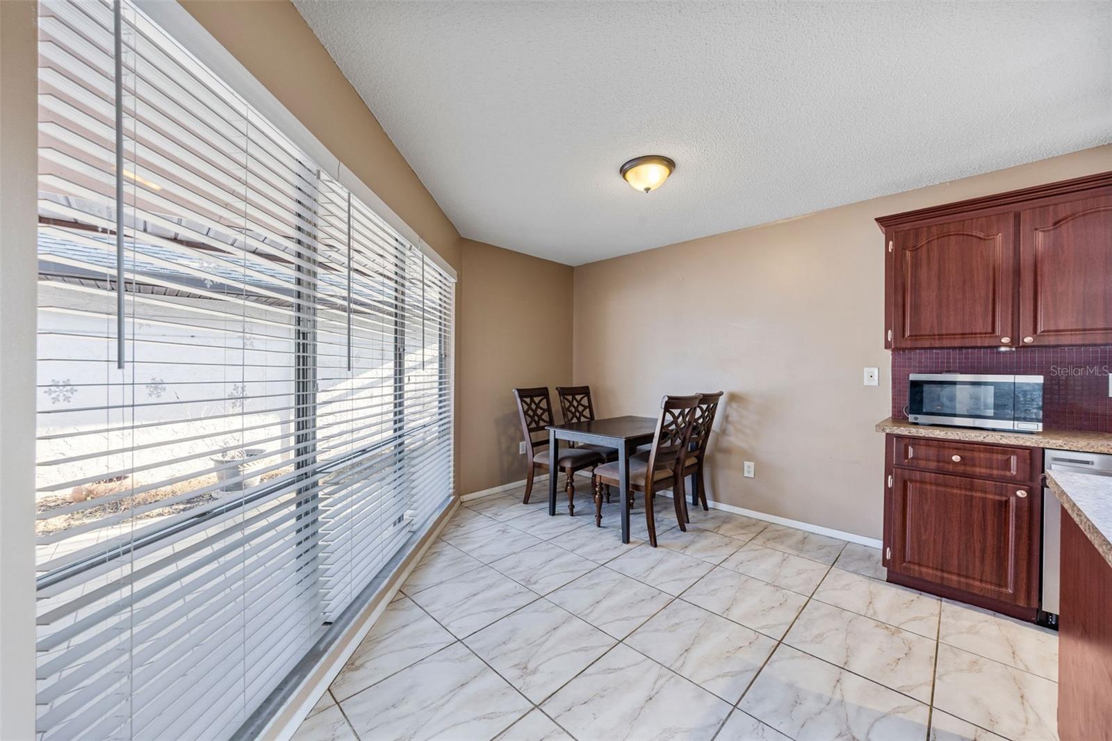 Image 16 of 29 For 10815 Venice Circle