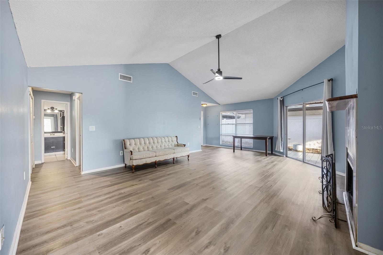 Image 5 of 29 For 10815 Venice Circle