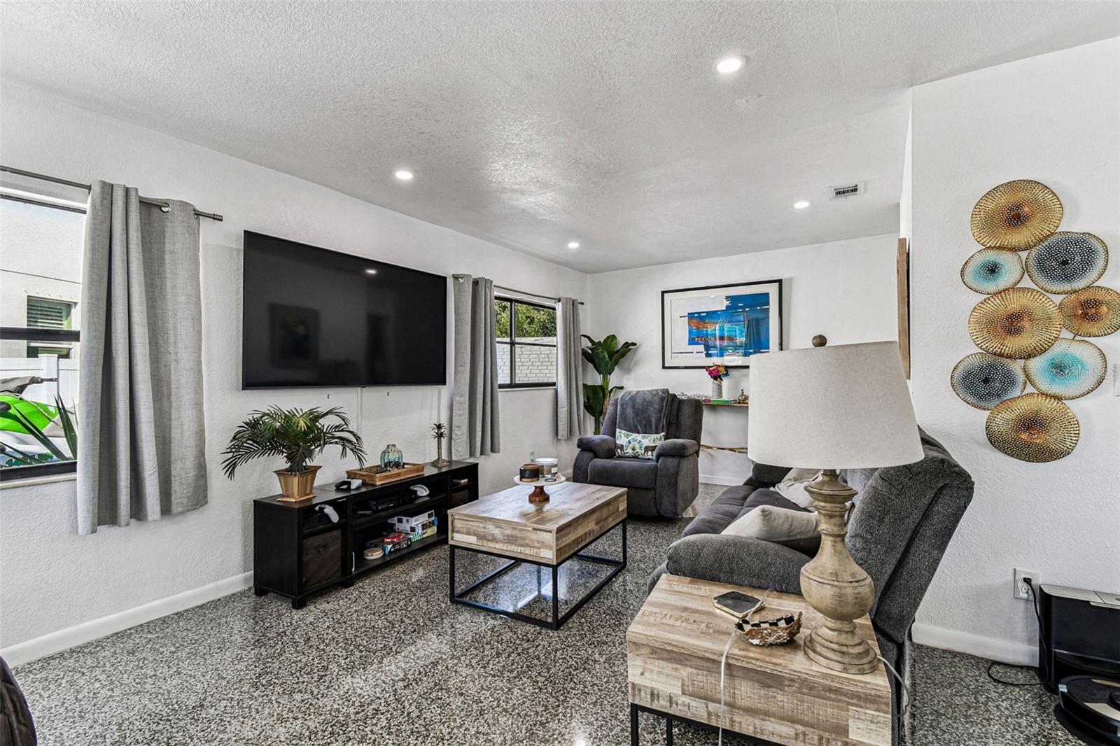 Image 10 of 25 For 2909 Elrod Avenue