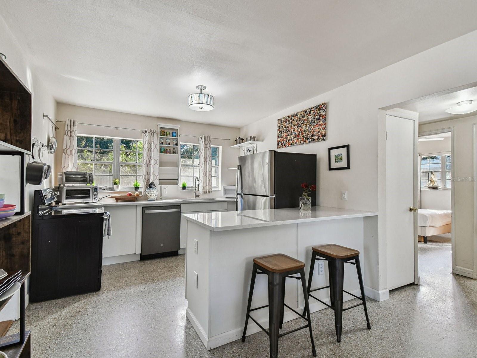 Image 11 of 25 For 2901 Elrod Avenue