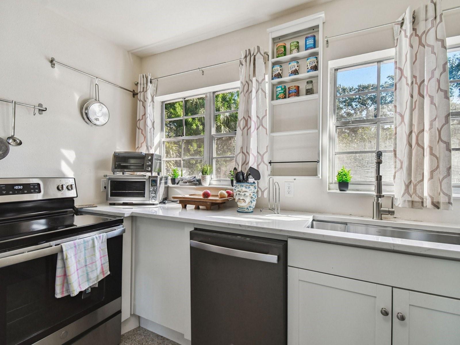 Image 15 of 25 For 2901 Elrod Avenue