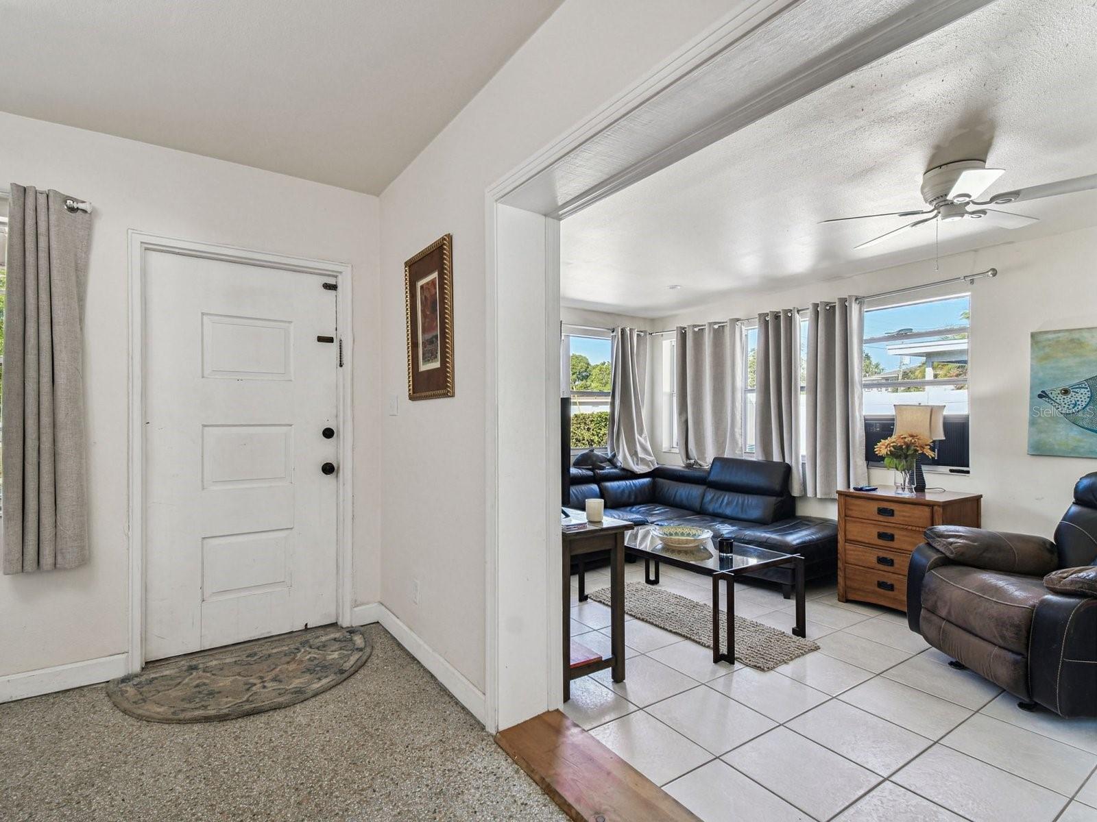 Image 3 of 25 For 2901 Elrod Avenue