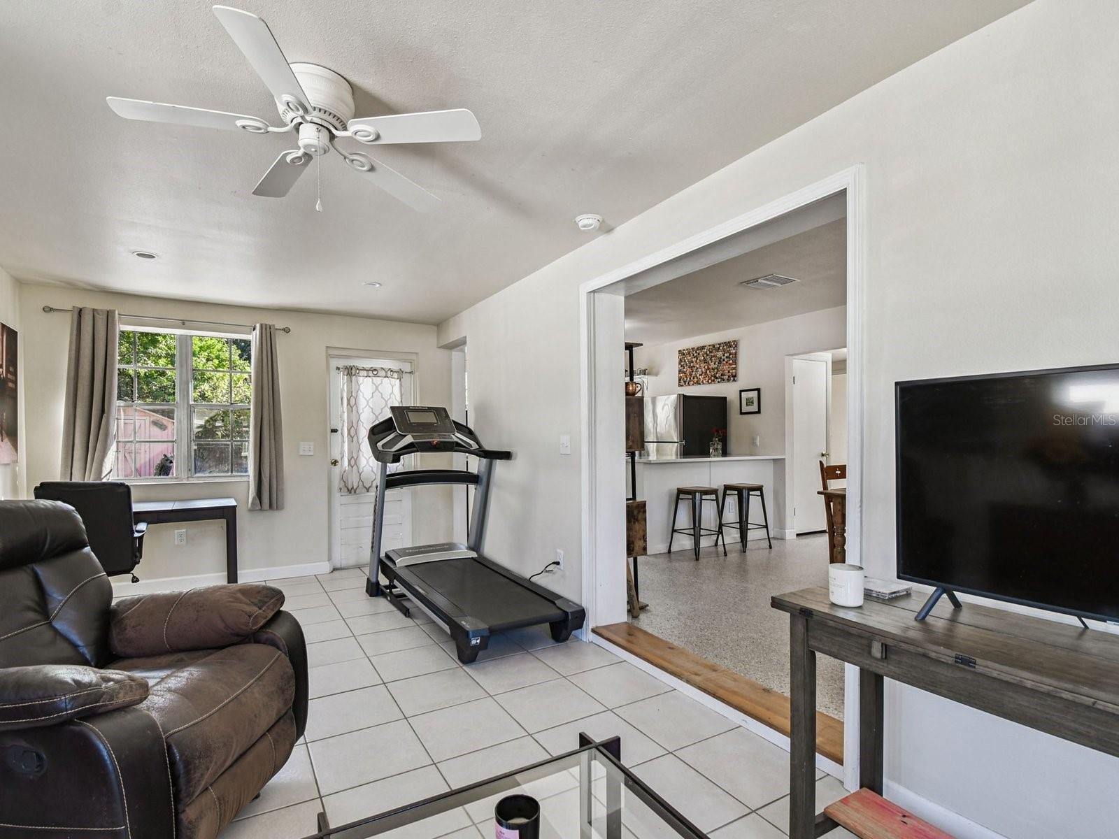 Image 6 of 25 For 2901 Elrod Avenue