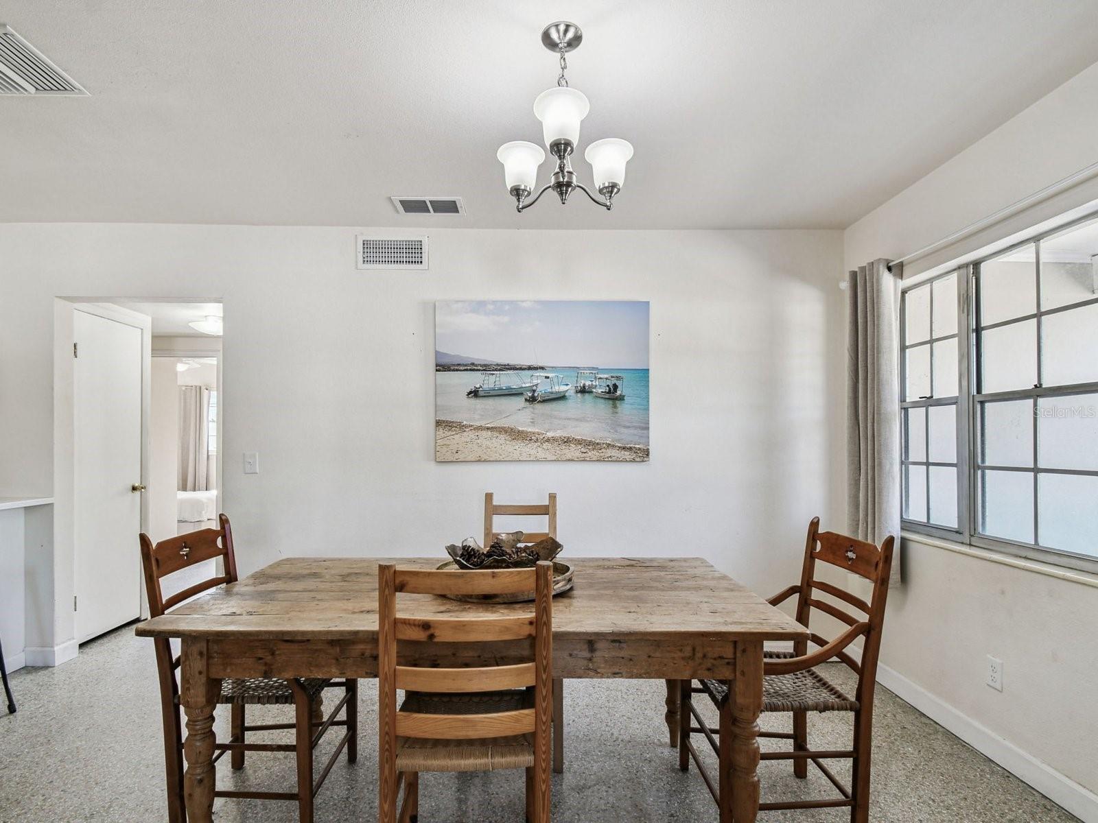 Image 7 of 25 For 2901 Elrod Avenue