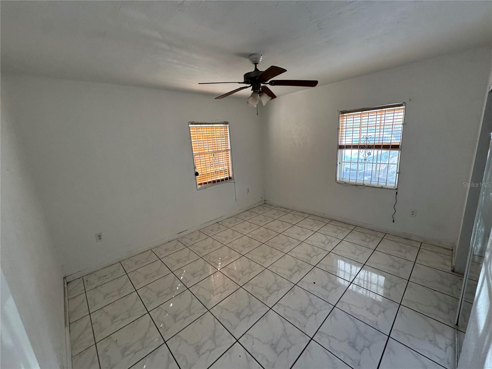 Listing photo id 9 for 1025 31st Avenue