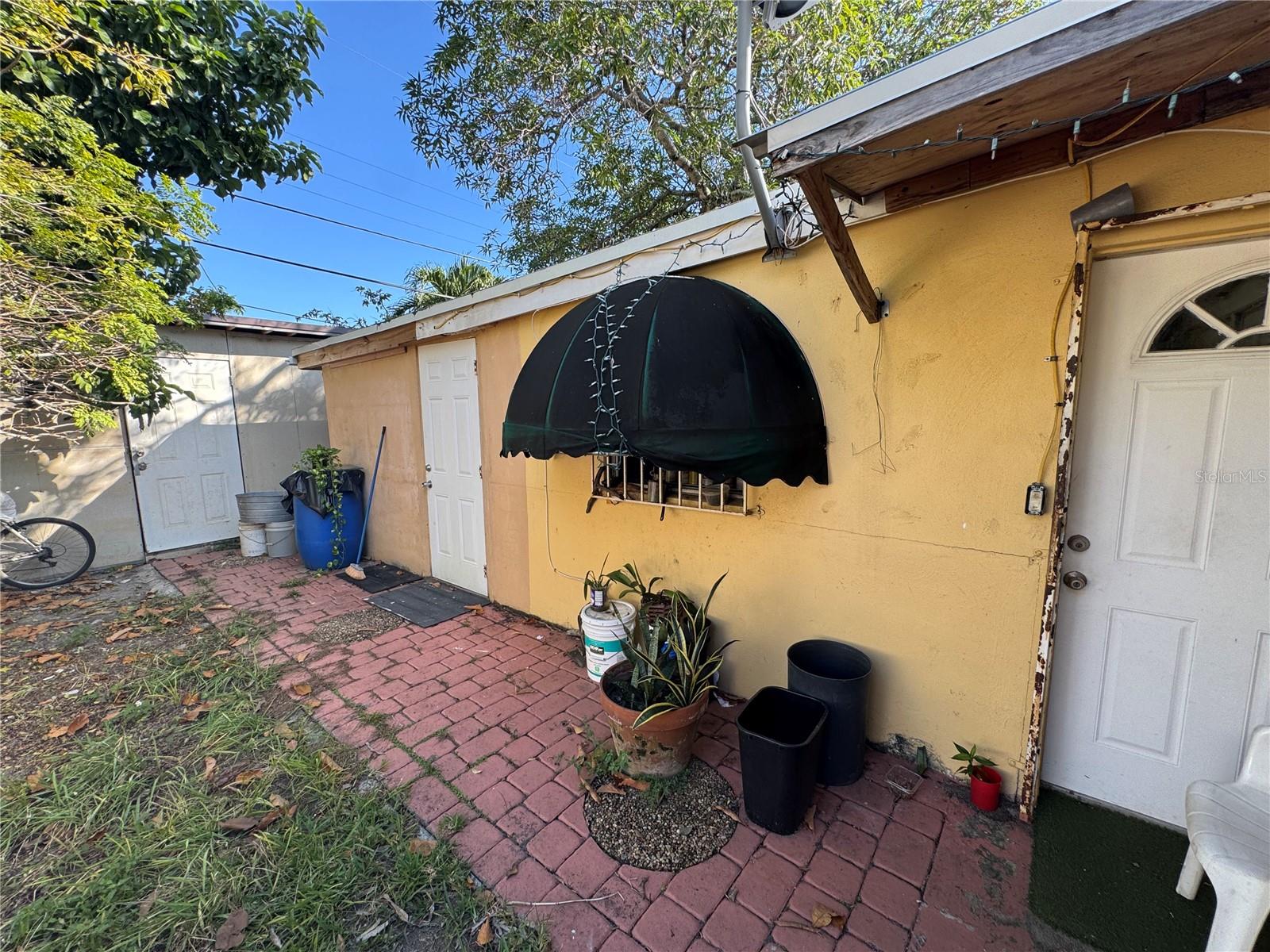 Listing photo id 17 for 1025 31st Avenue